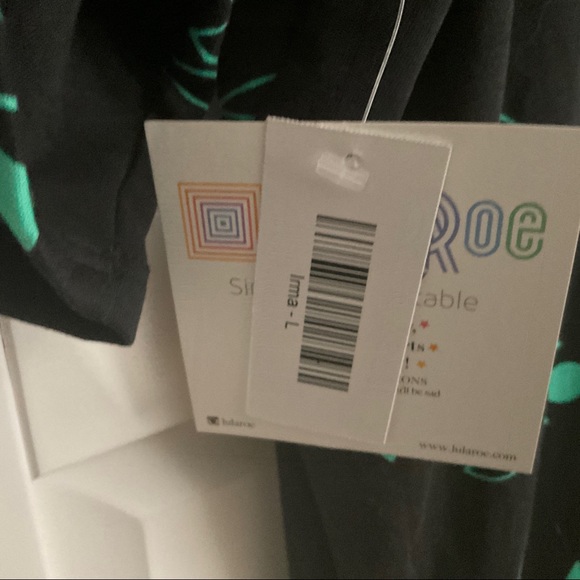 LuLaRoe Irma Geometric High Low Top Size Large New With Tags - Picture 9 of 10
